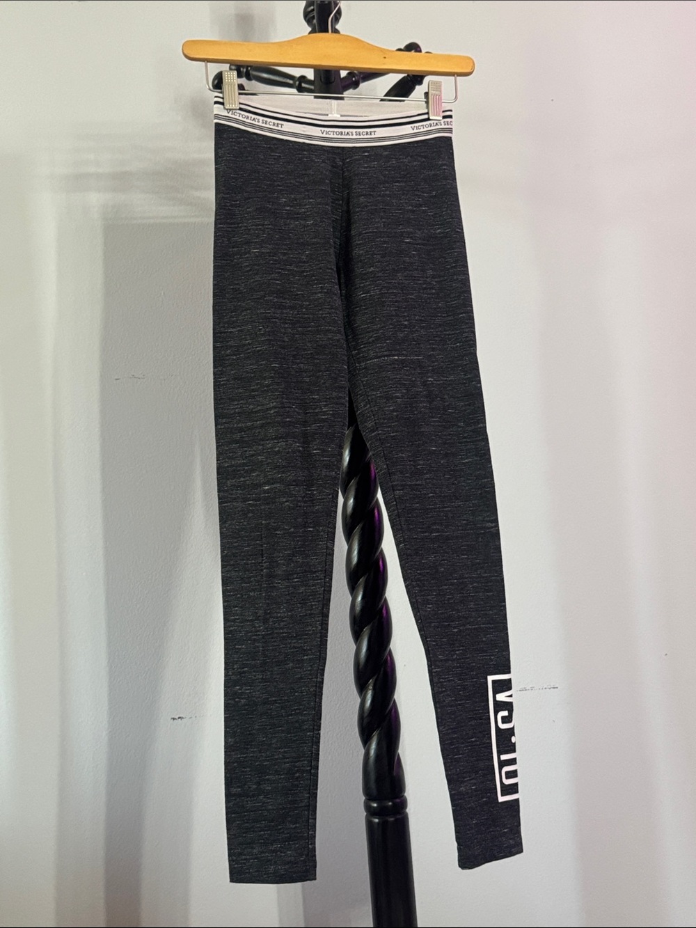 Victoria's Secret Charcoal Heather Leggings with Logo Waistband 17.1.B1